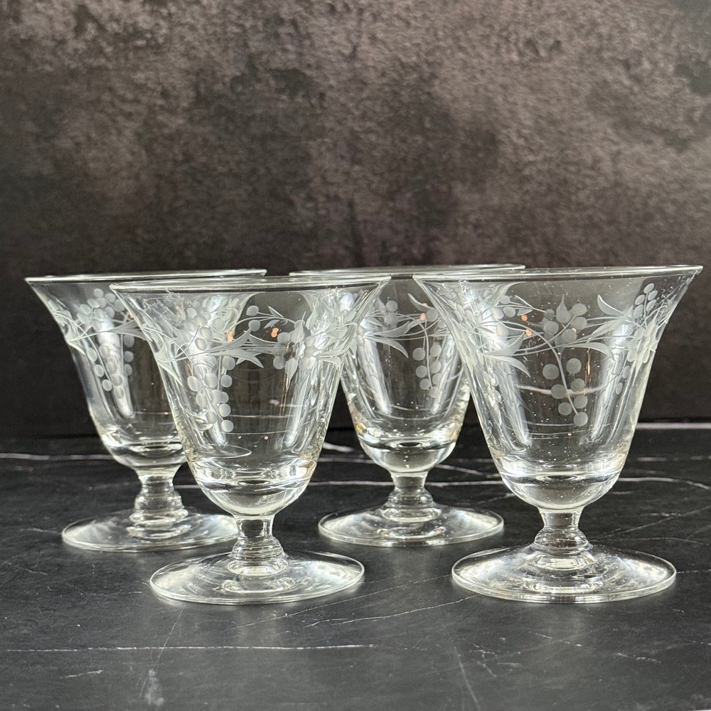 Vintage Set of 4 Floral Berry Grape Etched Sherry Cordial Apertif Glasses 3.5in
